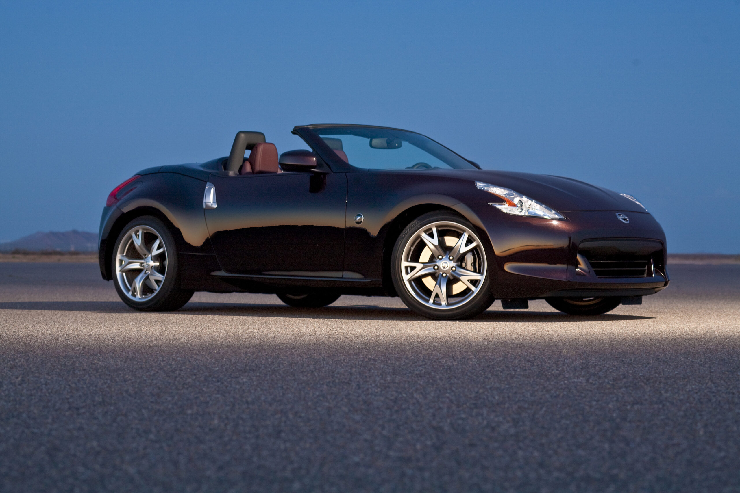 370Z_Roadster_Exterior(3)fr-source